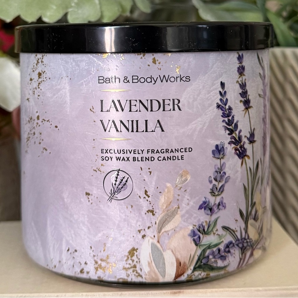🆕🪻 BATH & BODY WORKS LIMITED EDITION “LAVENDER VANILLA“ 3-WICK CANDLE. BRAND NEW